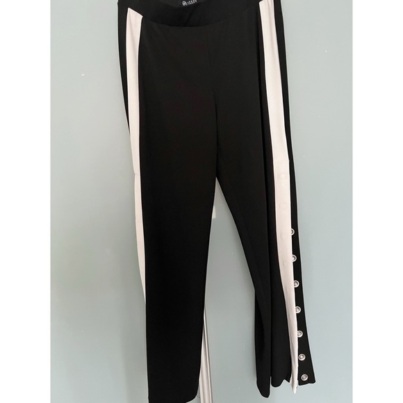 Straight leg pants that can be made wide leg - Picture 3 of 3